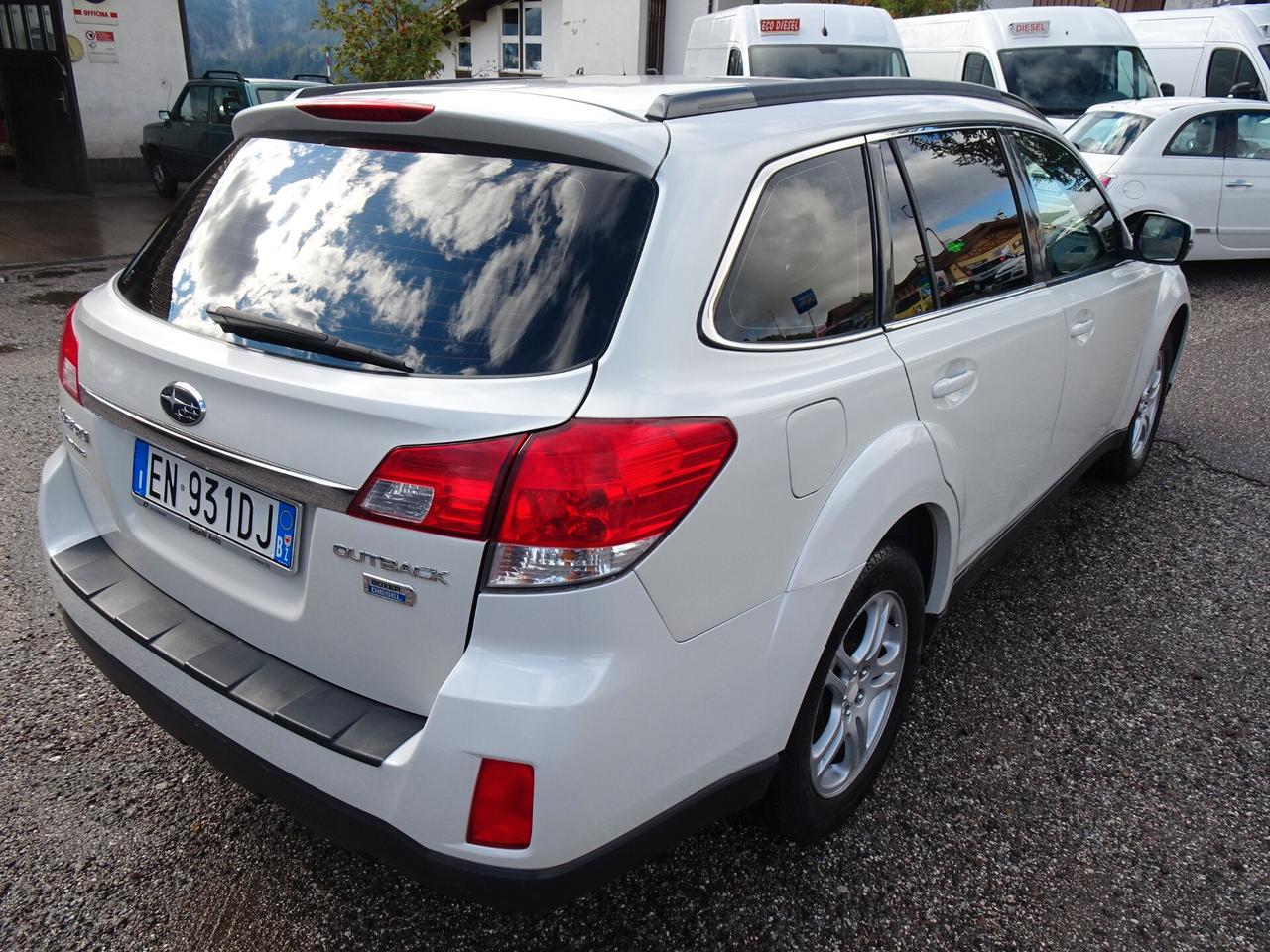 Subaru OUTBACK 2.0D Trend Limited