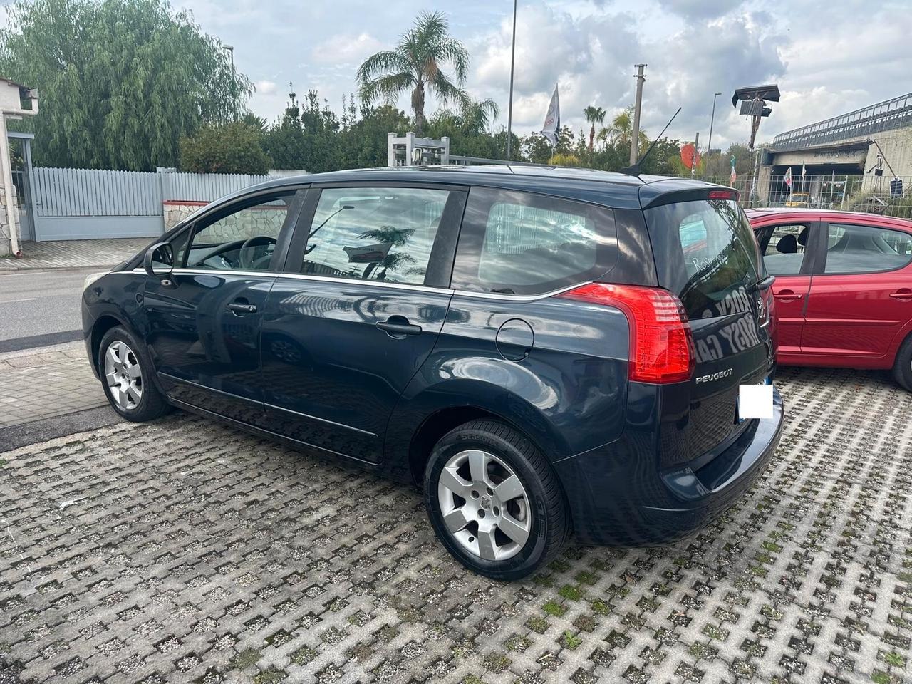 Peugeot 5008 1.6 HDi 112CV 7posti Access-04/2012
