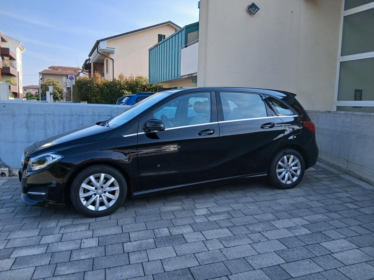 Mercedes-benz B 180 d Executive in arrivo ....tua a € 169 mese