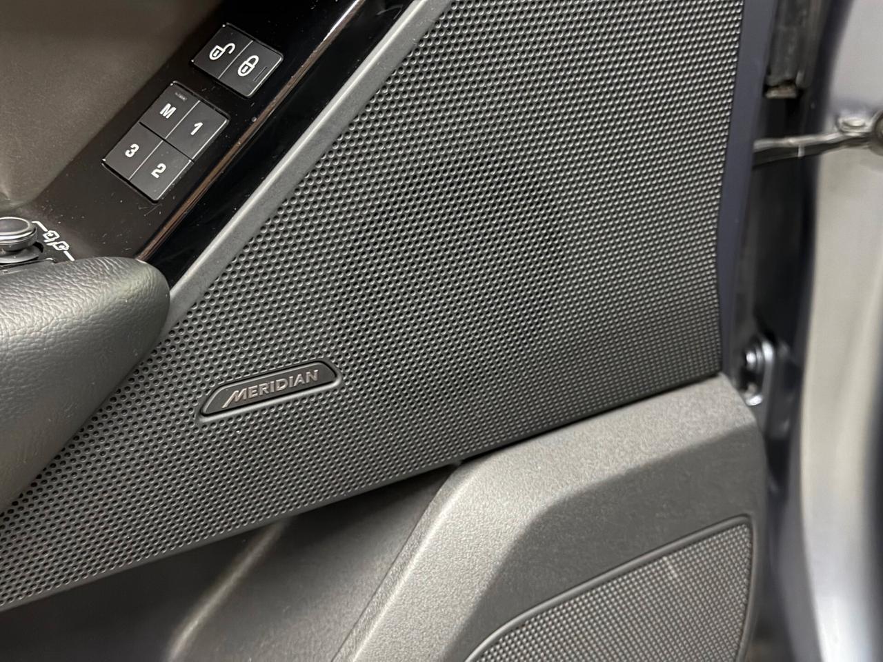 Range Rover Velar 2.0d 240 CV - FULL OPTIONAL - GARANZIA 24 MESI