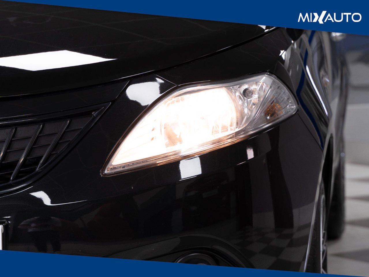 Lancia Ypsilon 1.0 Firefly Hybrid Silver 70CV 5 Porte