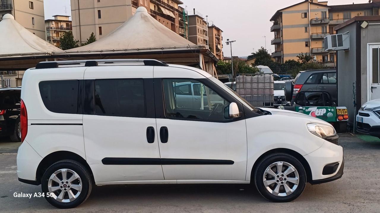 Fiat Doblo Natural Power Lounge 7 posti