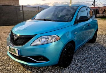Lancia Ypsilon 1.0 Hybrid Ecochic