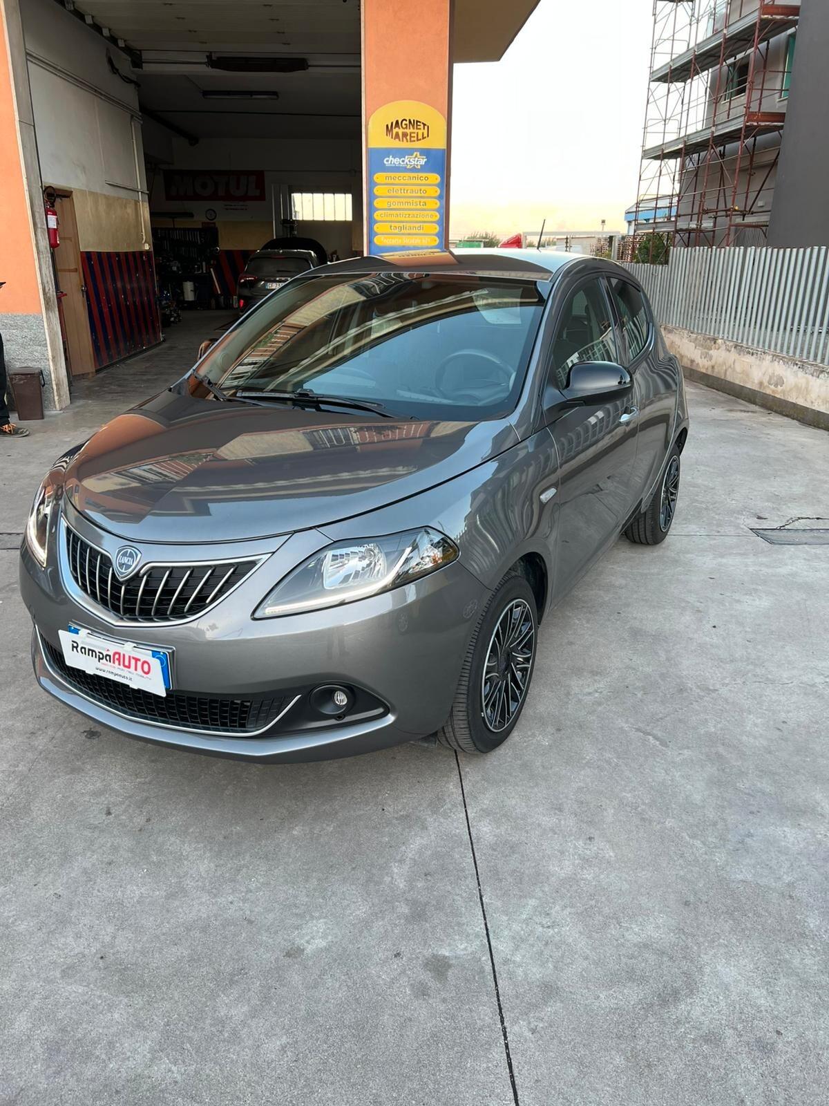 Lancia Ypsilon 1.0 FireFly 5 porte S&S Hybrid Gold