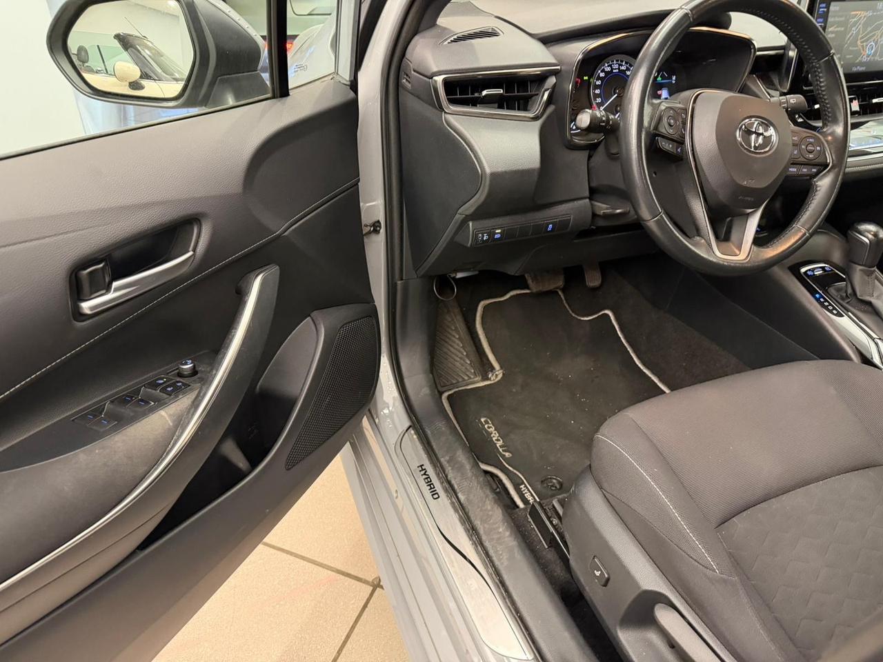 Toyota Corolla Touring Sports 1.8 Hybrid Business Tech