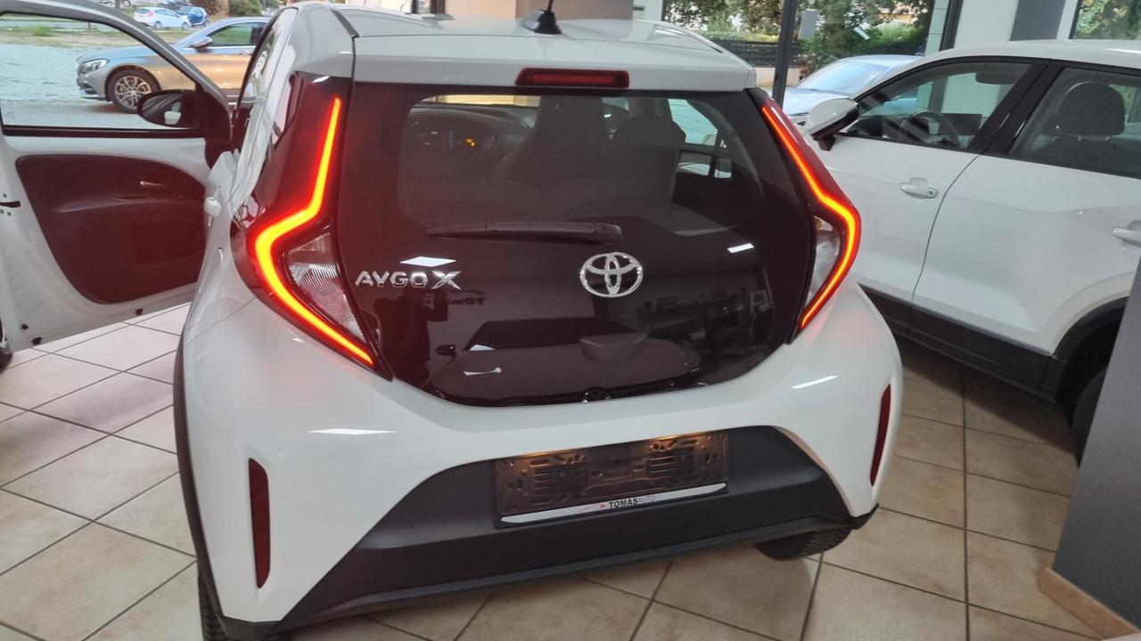 Toyota Aygo Connect 1.0 VVT-i 72 CV 5 porte x-play