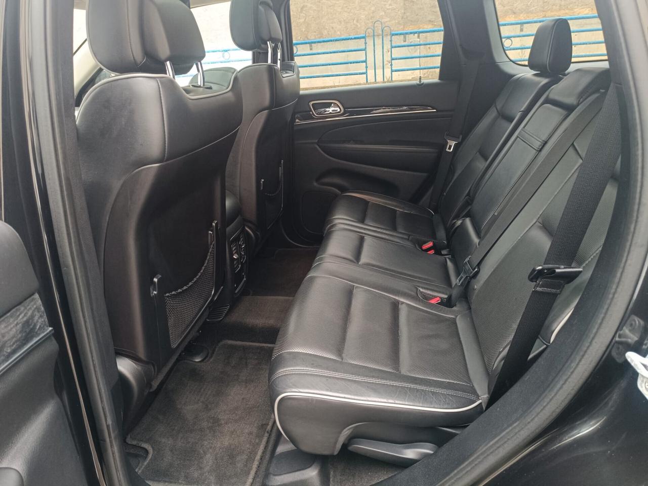 Jeep Grand Cherokee 3.0 CRD 241 CV Overland (turbodiesel)