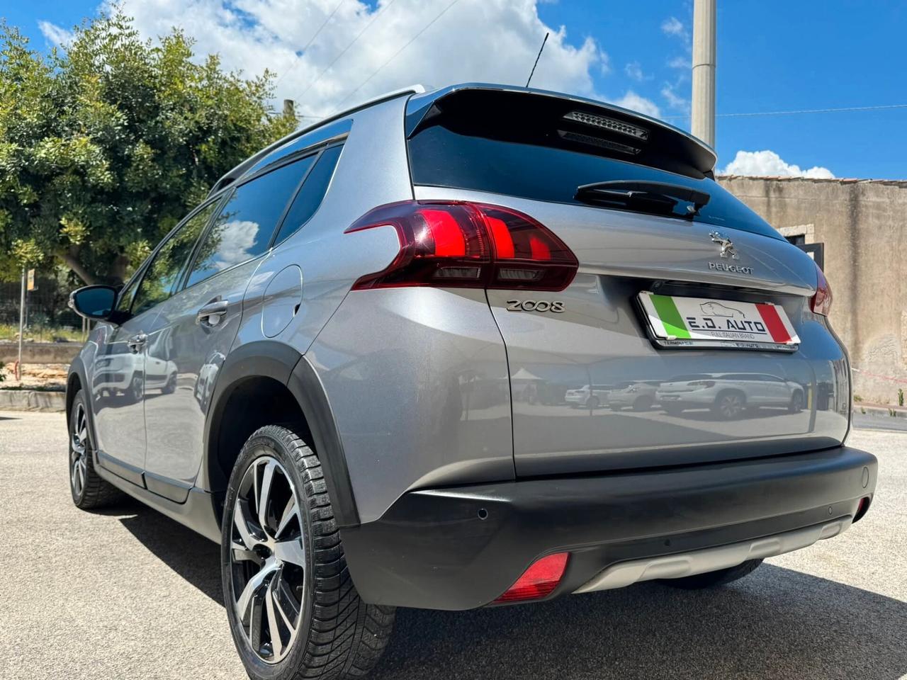 PEUGEOT 2008 EAT6 1.6DIESEL 120CV FULL OPTIONAL PARI AL NUOVO