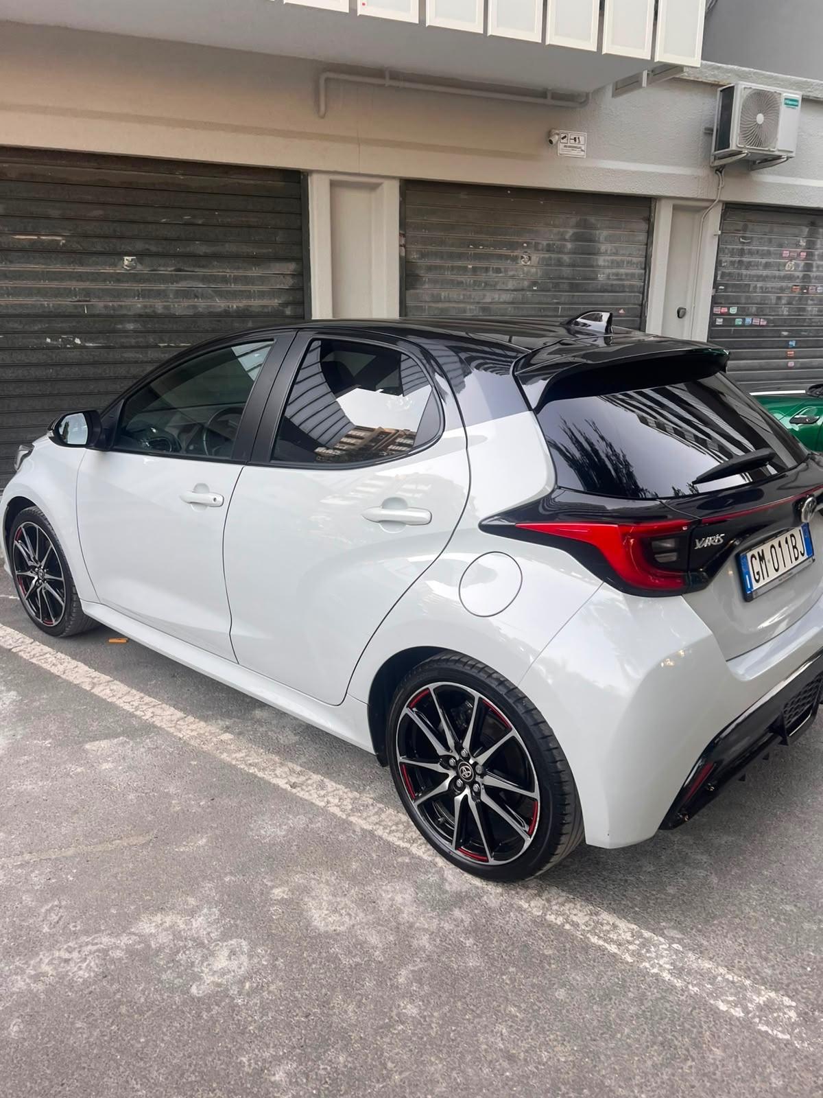 Toyota Yaris 1.5 Hybrid 5 porte GR Sport