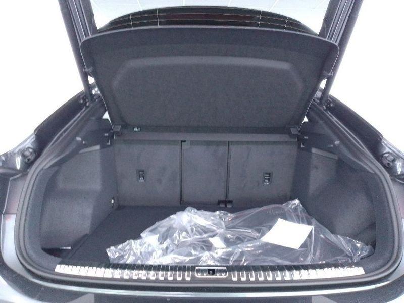 Audi Q3 Sportback 40 2.0 tdi Identity Black quattro 193cv s-tronic