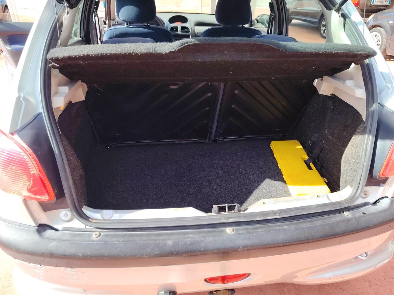 Peugeot 206 1.4 hdi 5 porte + gancio