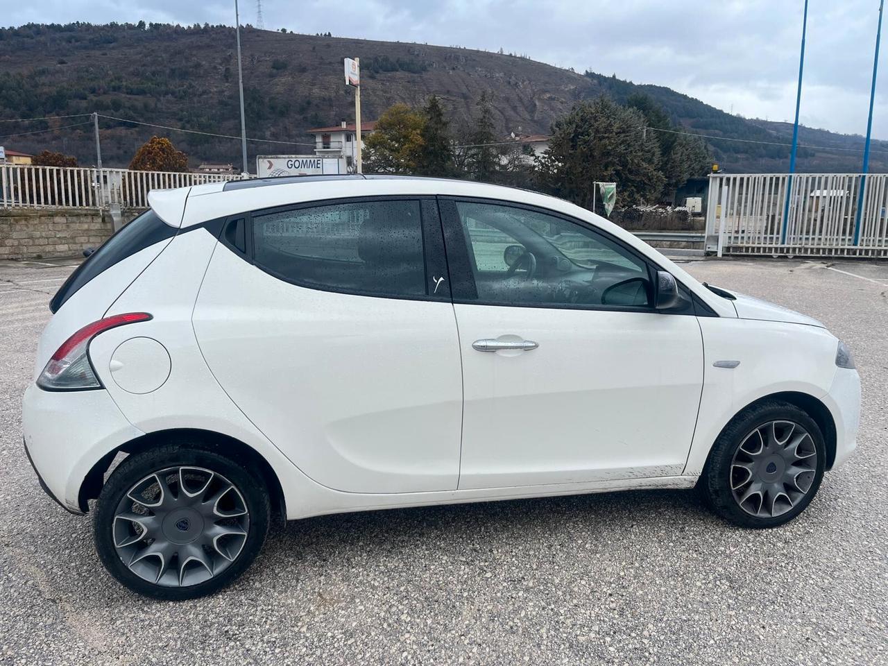 Lancia Ypsilon 1.3 MJT 16V 95 CV 5 porte S&S Platinum