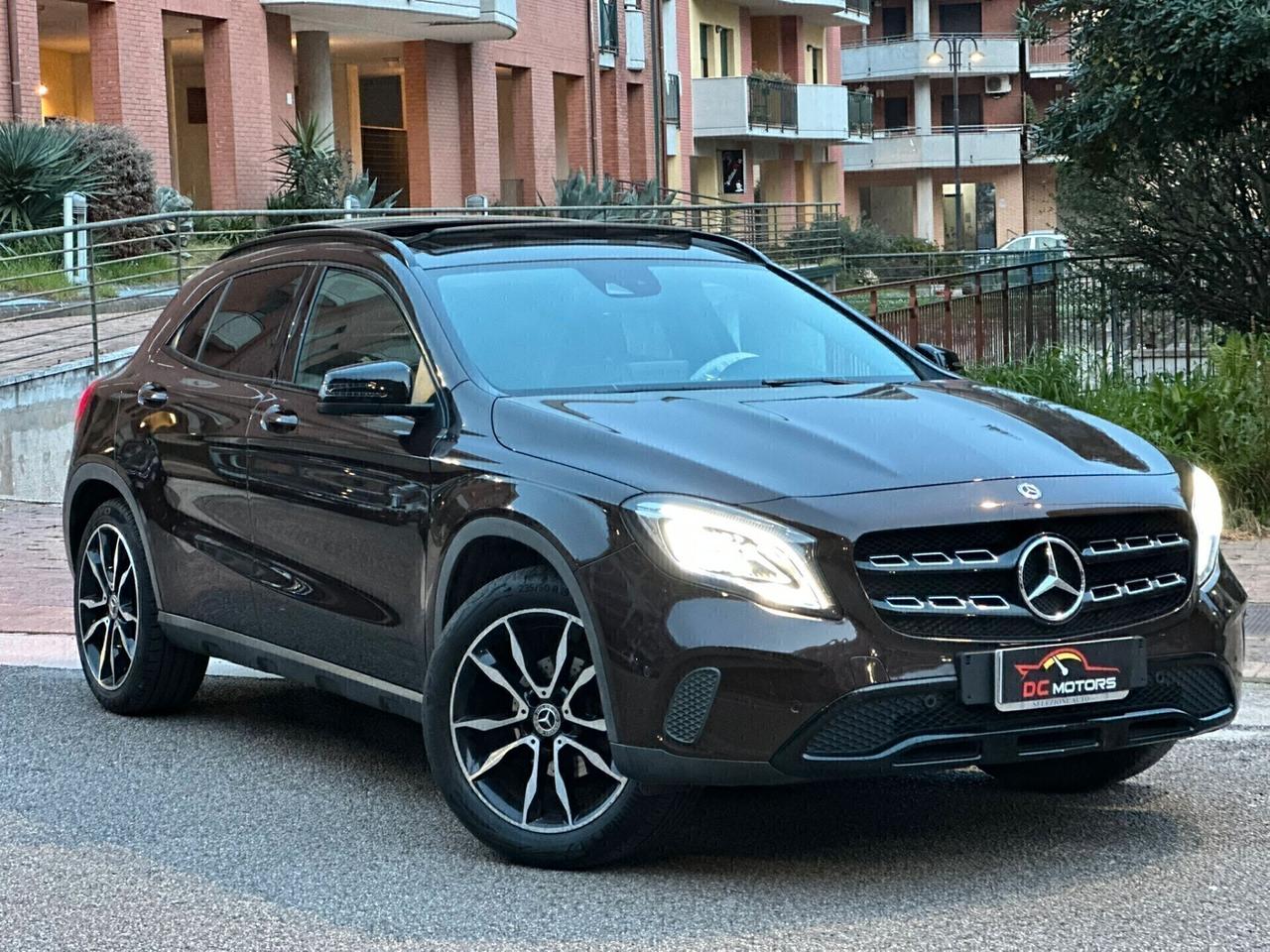 Mercedes-benz GLA 200 d Automatic Premium ENDURO TETTO FULL