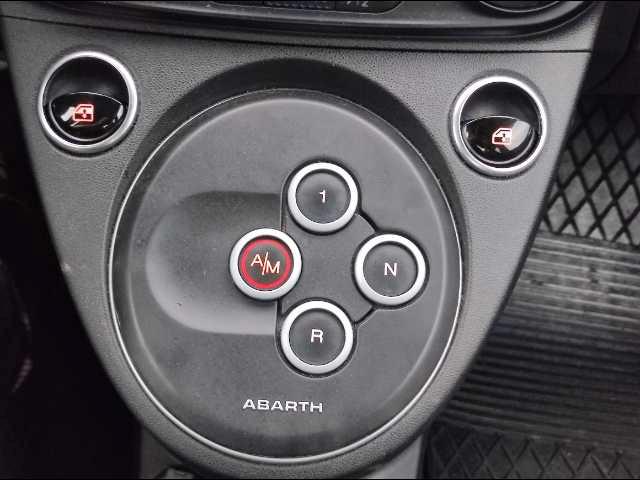 Abarth 695 - 695 1.4 t-jet 180cv auto