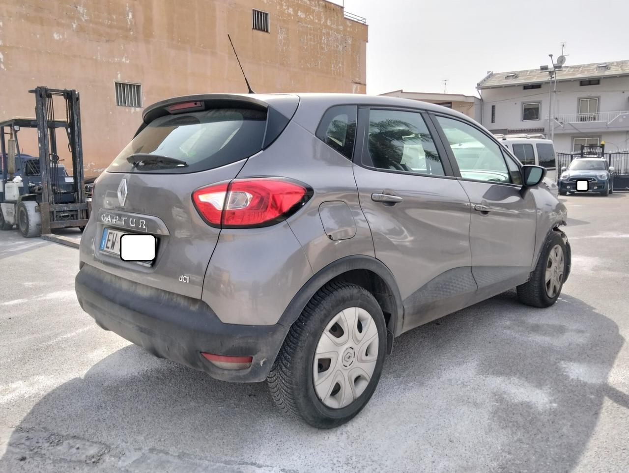 Renault Captur 1.5 dCi 90cv 2014 SINISTRATA
