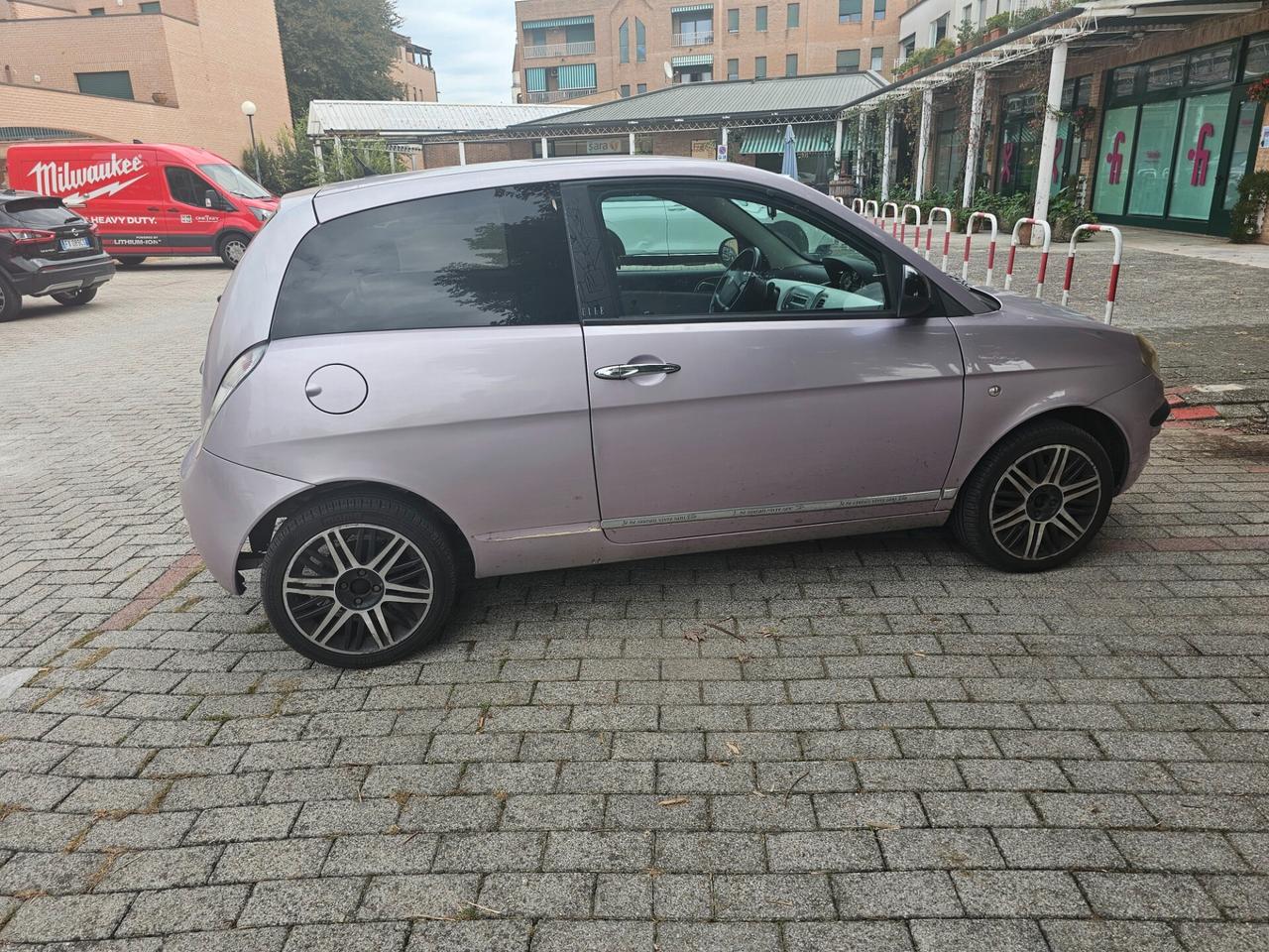 Lancia Ypsilon 1.3 MJT 75 CV Unyca