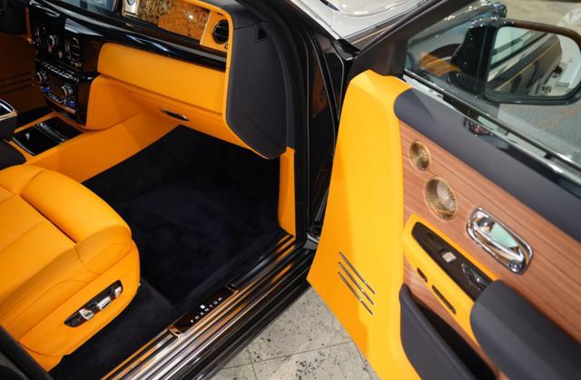 ROLLS-ROYCE Phantom EWB -TWO TONE W12 414 KW (563HP)