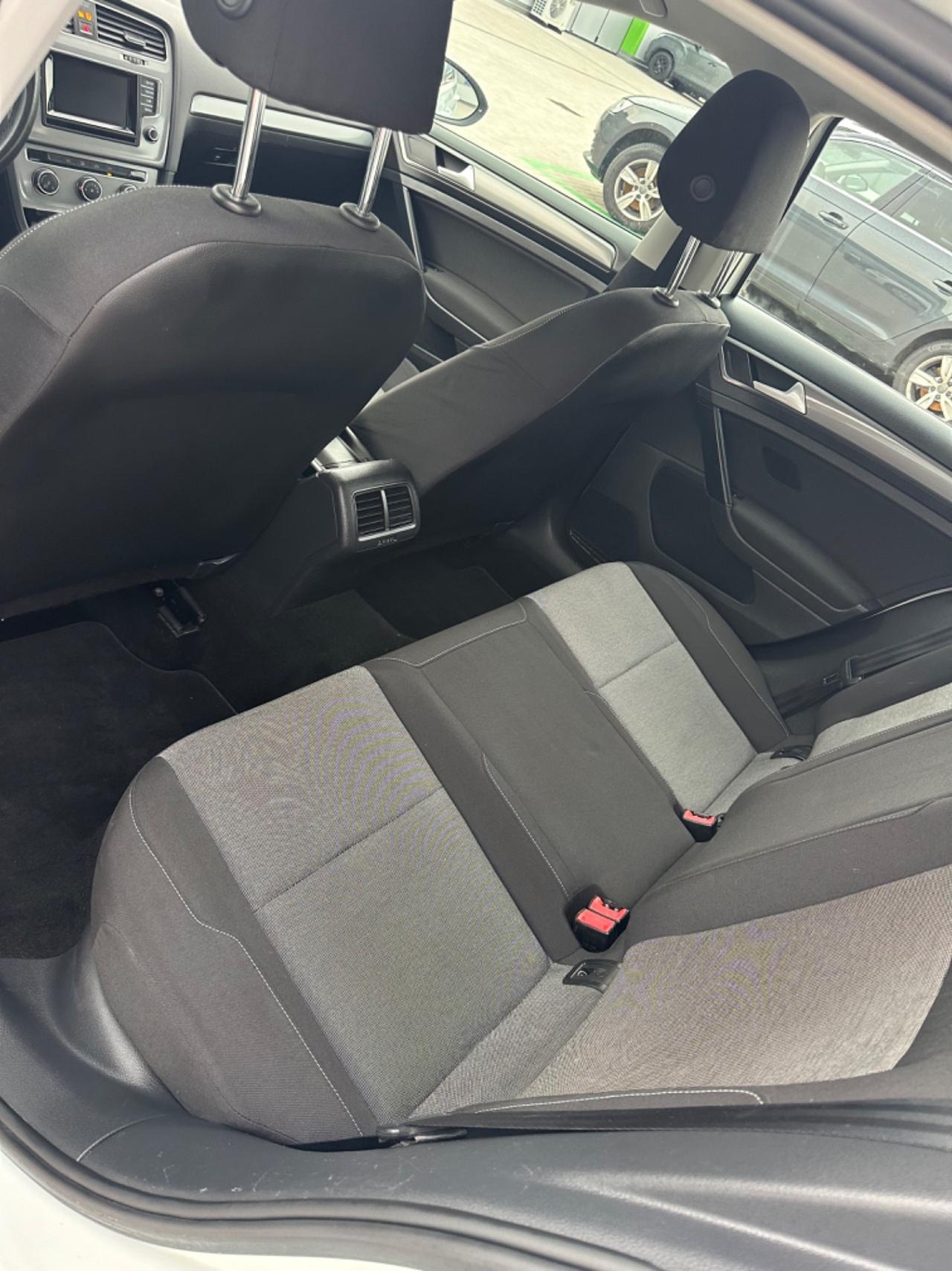 Volkswagen Golf 1.6 TDI 5p. Highline BlueMotion Technology