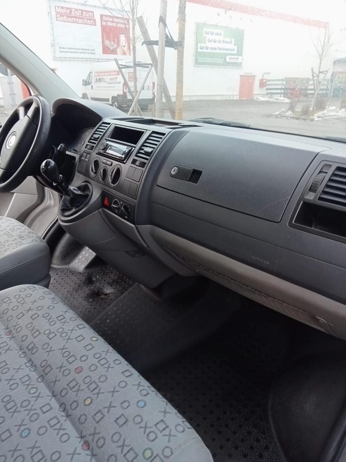 Volkswagen Transporter Caravelle 2.5 TDI/131CV PL Trendline