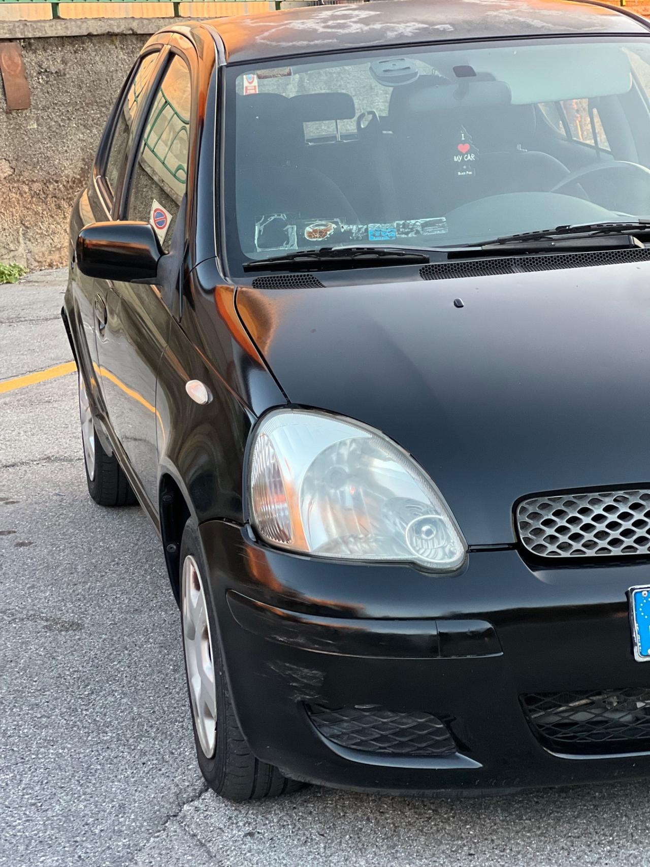 Toyota Yaris 1.4 tdi D-4D cat 5 porte carozzeria sbiadita