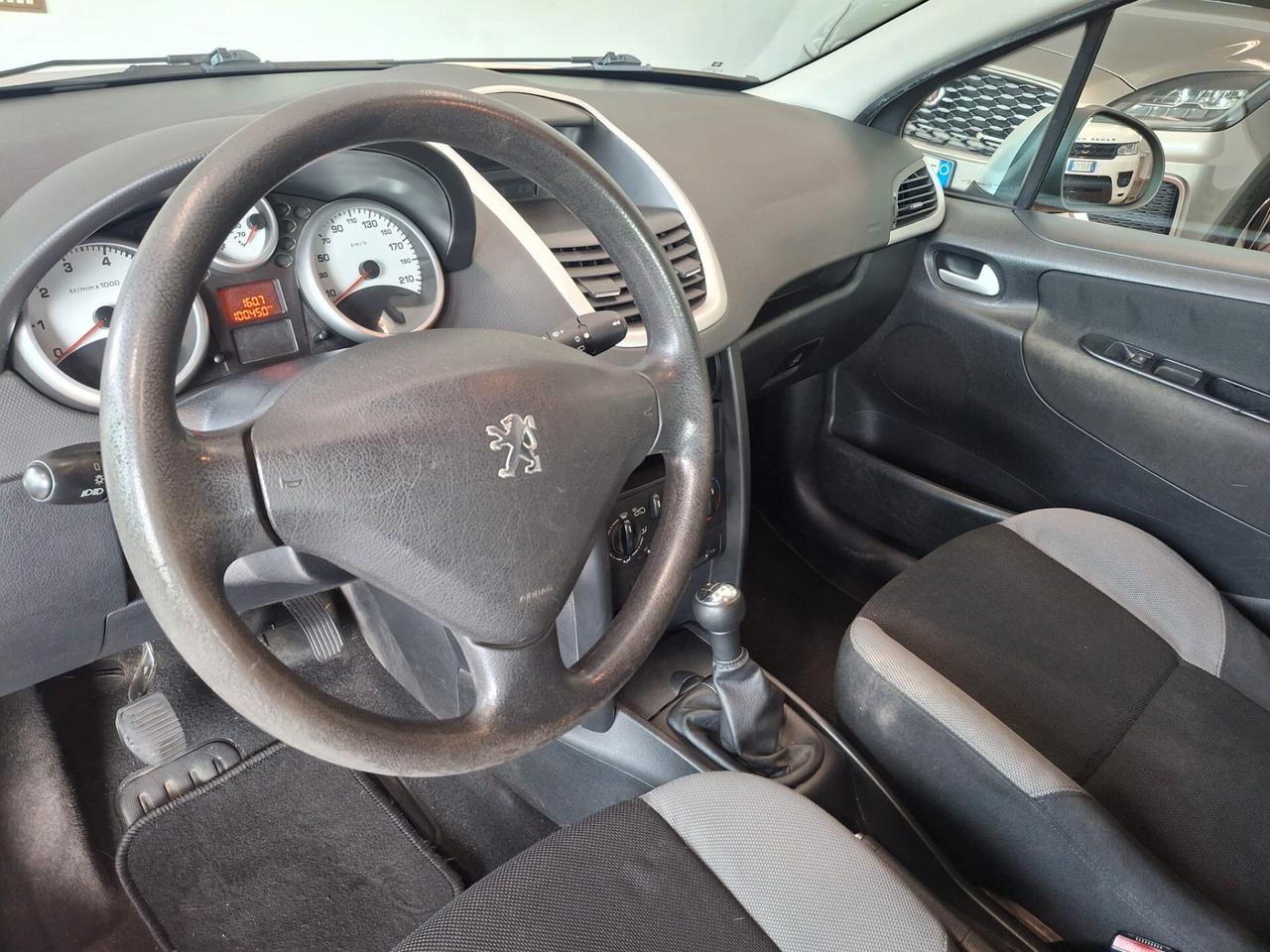 Peugeot 207 *5p 1.4 8v One-Line*NEOPATENTATI