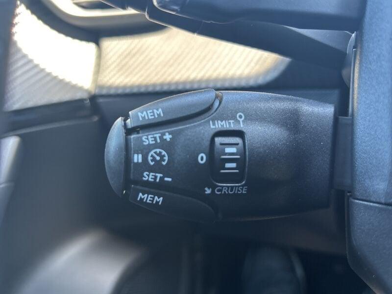 Peugeot 2008 II 2023 1.2 hybrid Allure 145cv e-dcs6