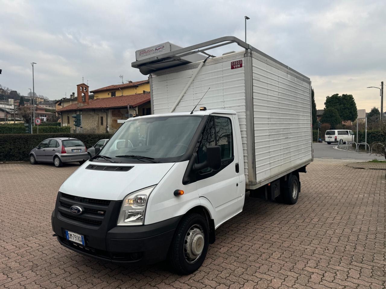 Ford transit furgonato con tenda elettrica