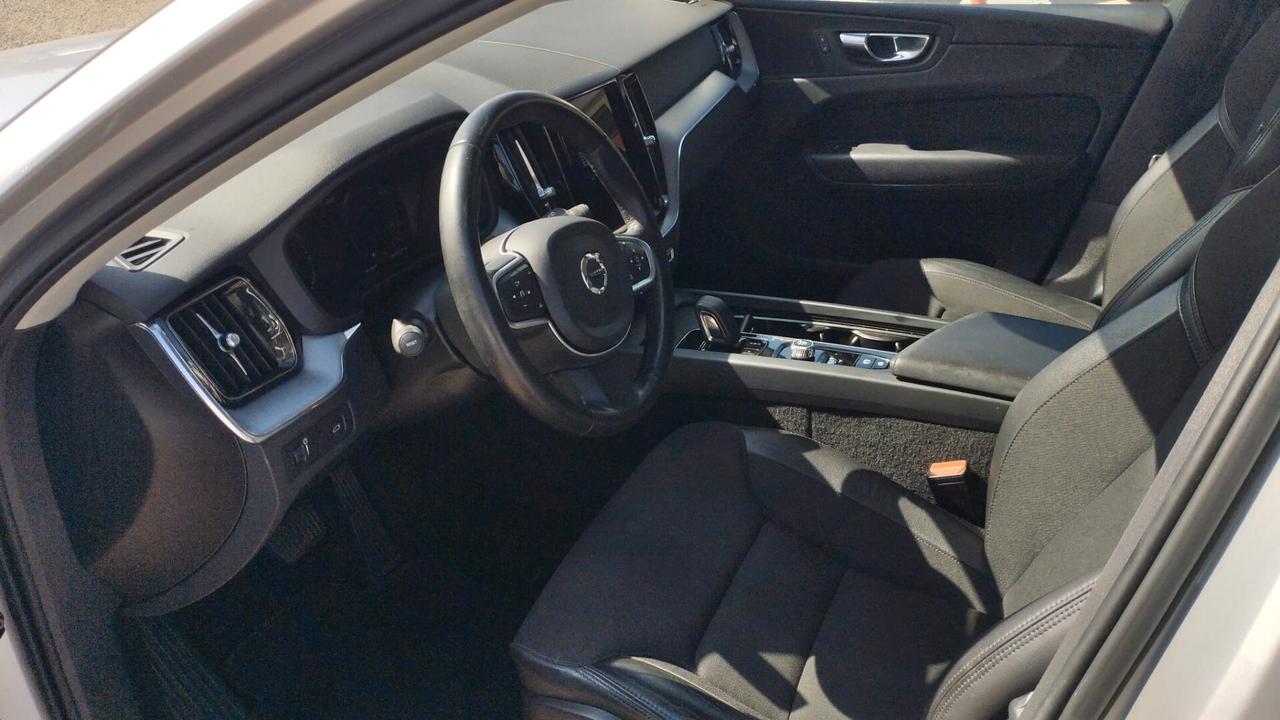 Volvo XC 60 XC60 B4 (d) AWD Geartronic Momentum
