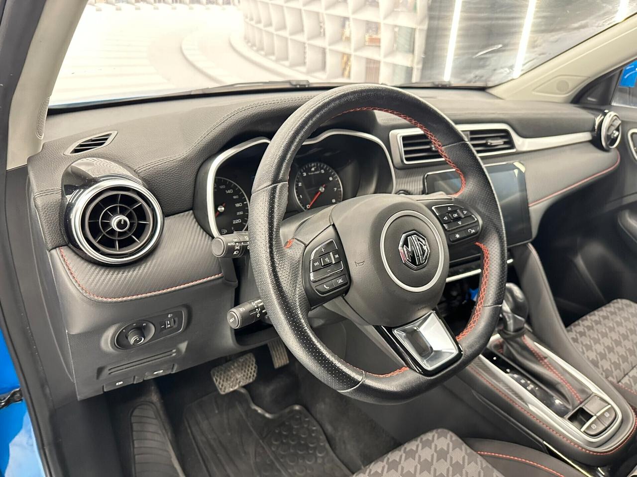 Mg ZS 1.0 111CV-AUTOMATICA-KM CERTIFICATI-PERMUTE