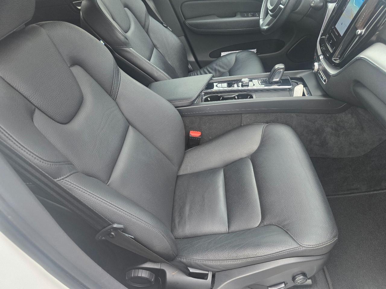 Volvo XC 60 XC60 B4 (d) AWD Geartronic Momentum