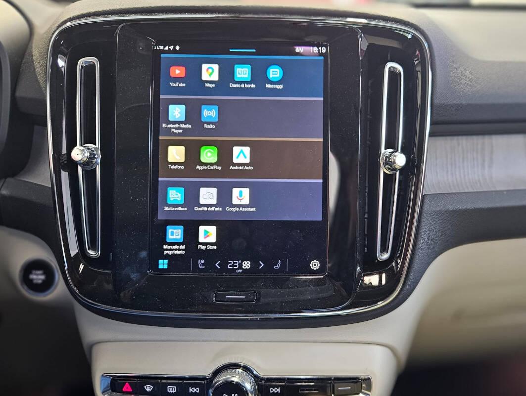 Volvo XC40 2.0 b3 Ultra Dark auto