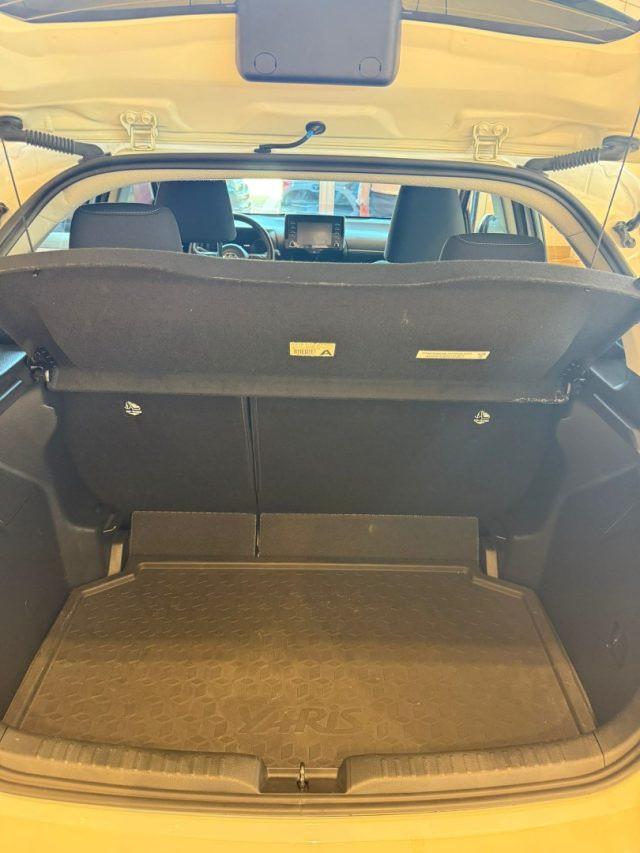 TOYOTA Yaris 1.5 Hybrid 5 porte trend