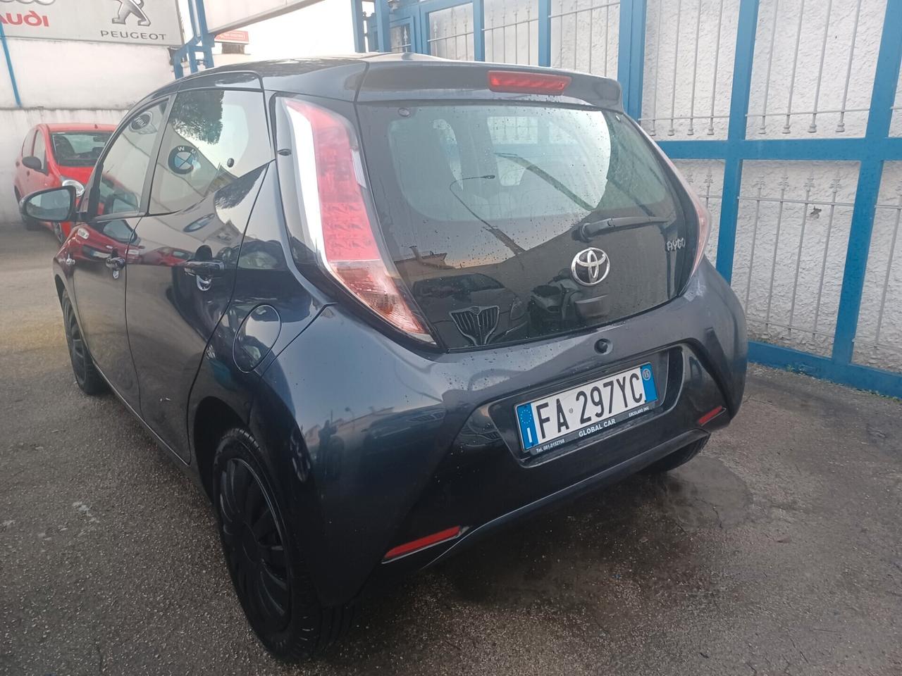 Toyota Aygo 1.0 5 PORTE AUTOMATICA 12/2015