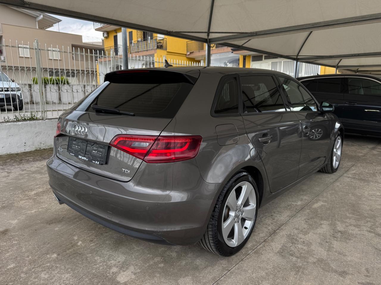 AUDI A3 2.0 TDI S TRONIC DESIGN
