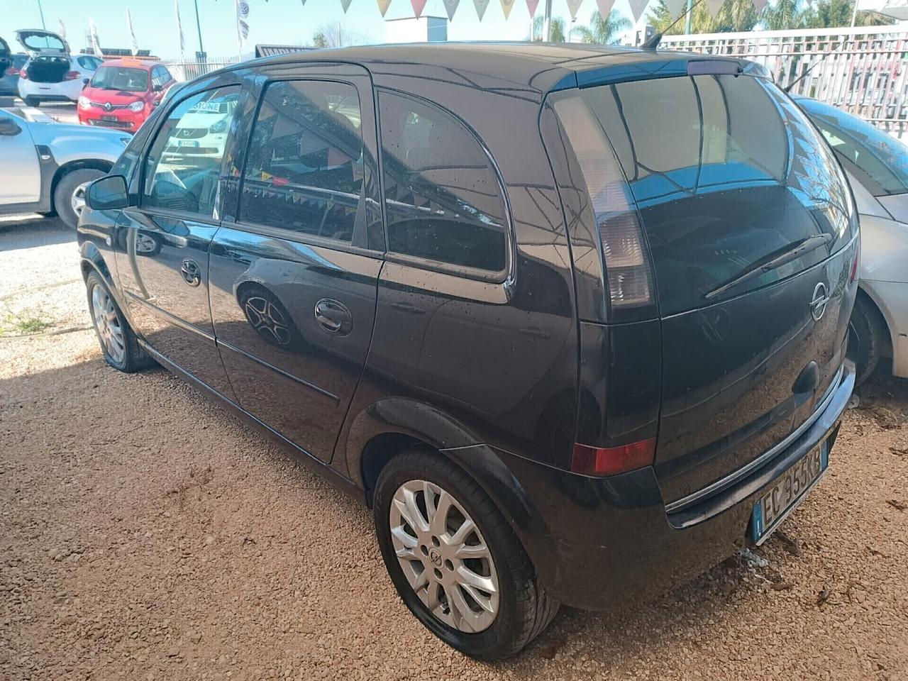 Opel Astra 1.2 Turbo 110 CV Edition