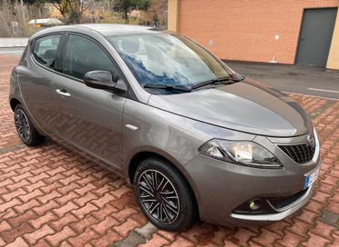 LANCIA YPSILON HYBRID GOLD ANCHE SENZA FINANZIAMENTO