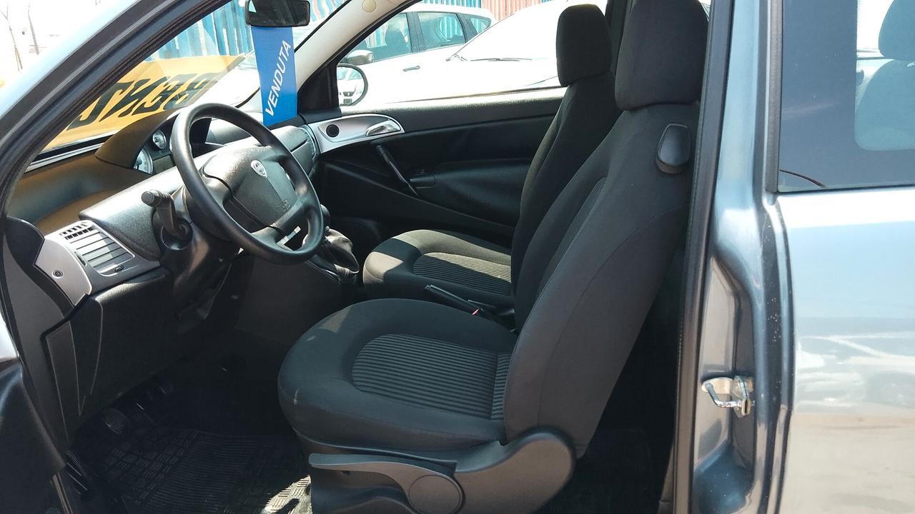 Lancia Ypsilon Lancia y 1.2 benzina neo patentati