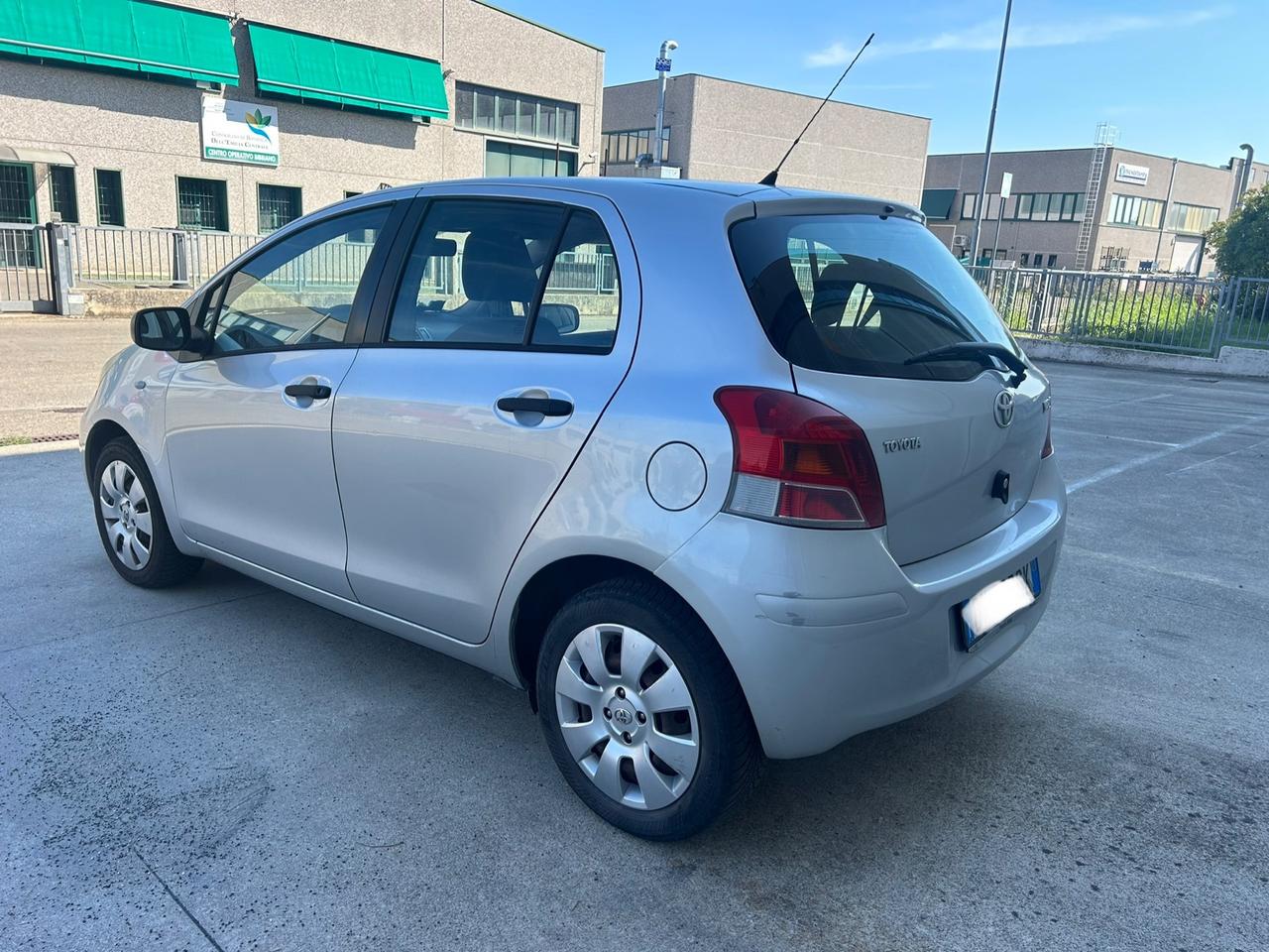 Toyota Yaris 1.0 5 porte Sol
