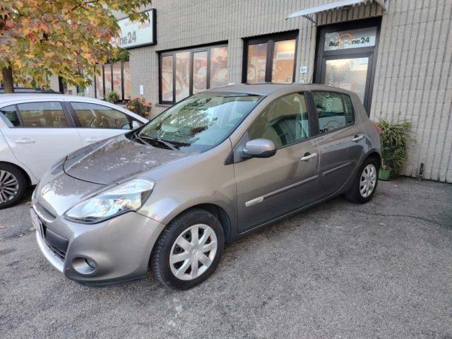 RENAULT Clio 1.2 16V 5 porte Luxe NEOPATENTATI