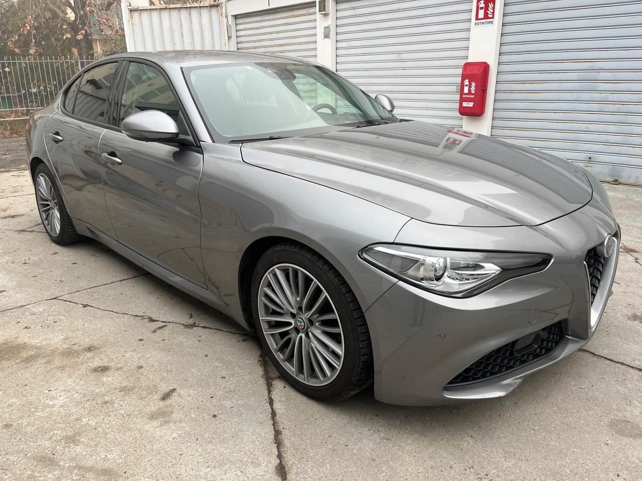 Alfa Romeo Giulia 2.2 Turbodiesel 180 CV AT8 Business Sport Launch Ed.