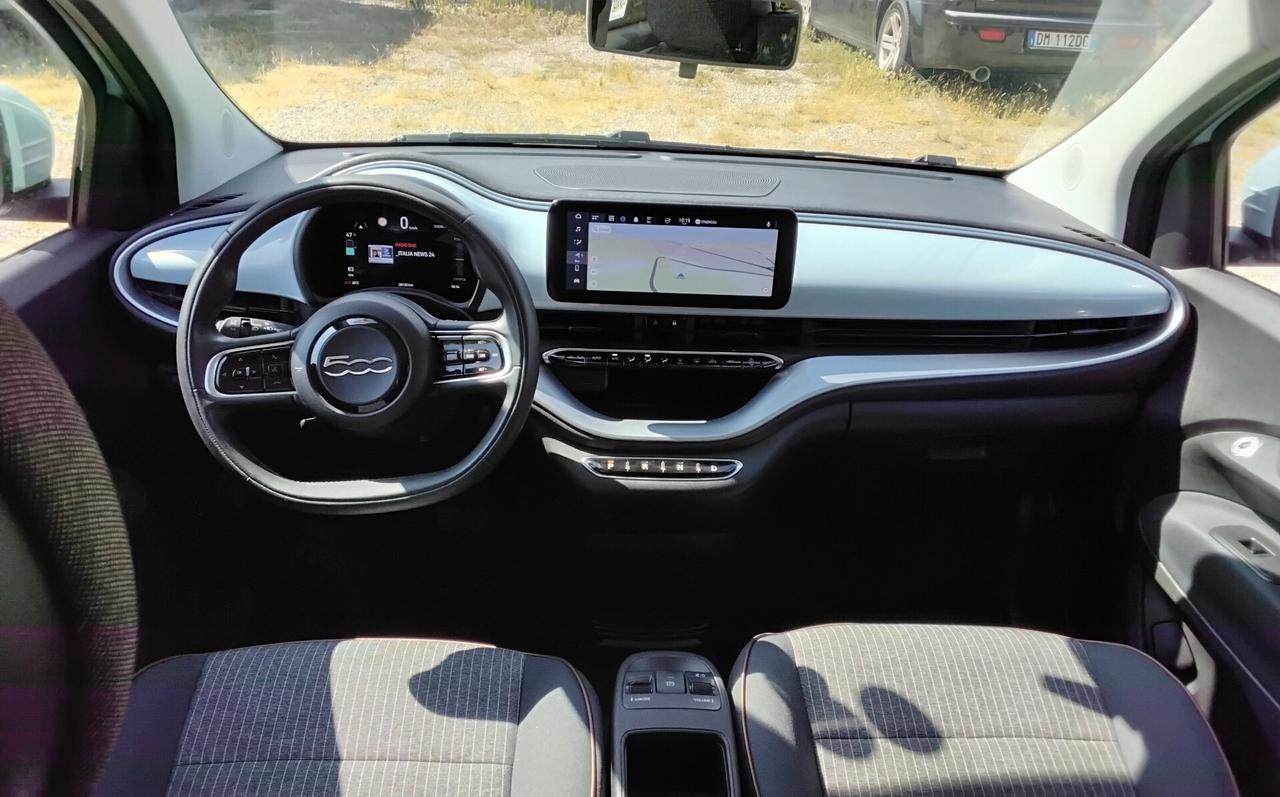 Fiat 500 500e Berlina 42 kWh La Prima