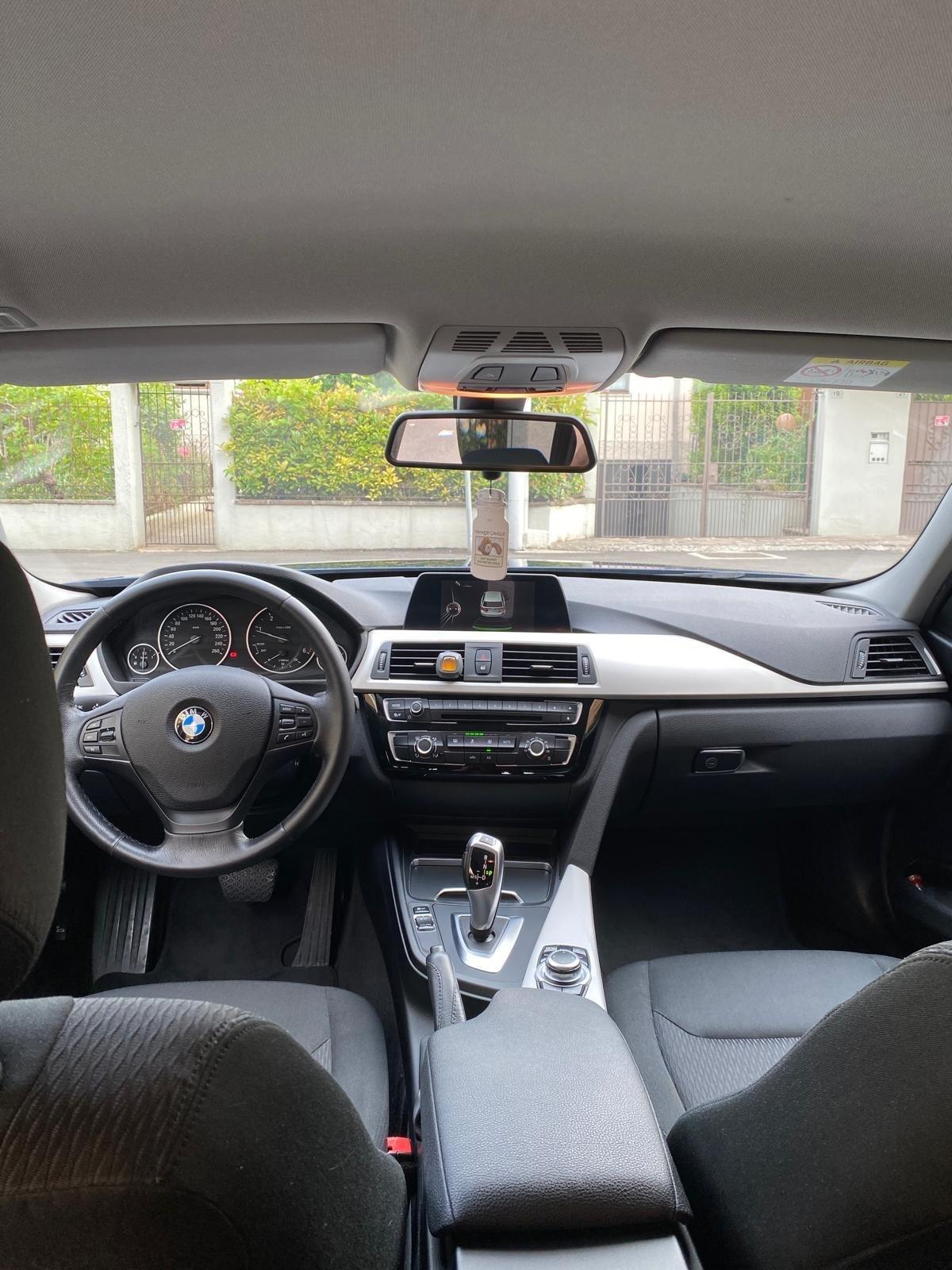 Bmw 318 Bmw 318, euro 6C, anno 2016, cambio automatico
