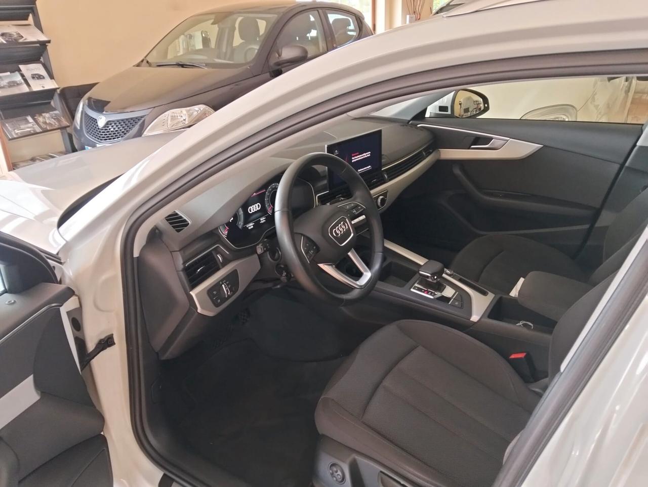 Audi A4 Avant 35 TDI/163 CV S tronic Business Advanced