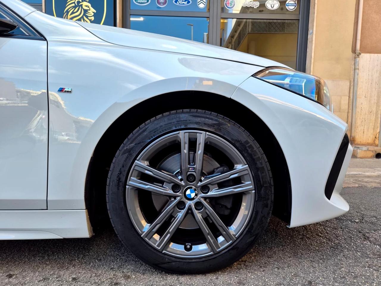 Bmw 118 118d 5p. Msport