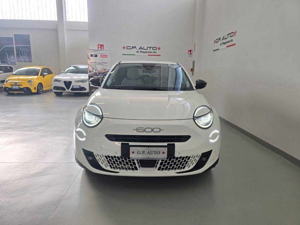 Fiat 600 Hybrid DCT MHEV La Prima