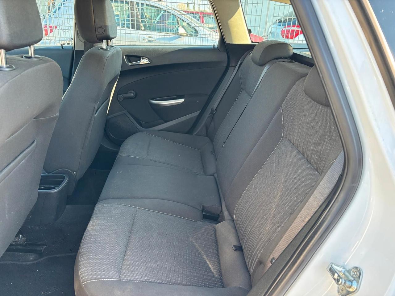 Opel Astra 1.7 CDTI Sports Tourer - 2012