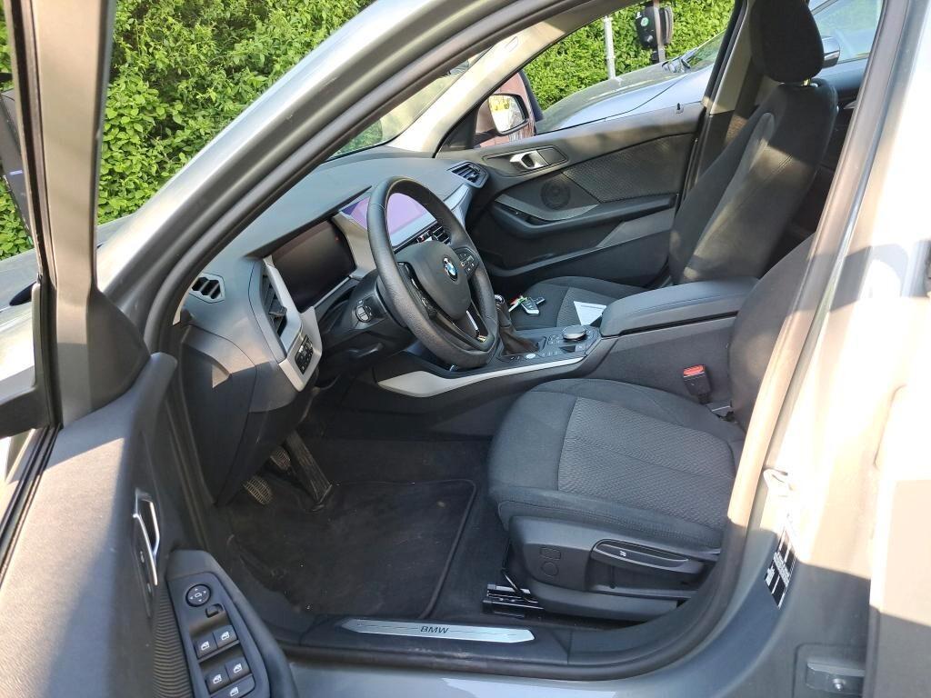 BMW 116D 115CV 6M. BUSINESS ADVANTAGE ( FARI LED - BMW DIGITAL COCKPIT - CRUISE - NAVI - MIRROR - PDC )
