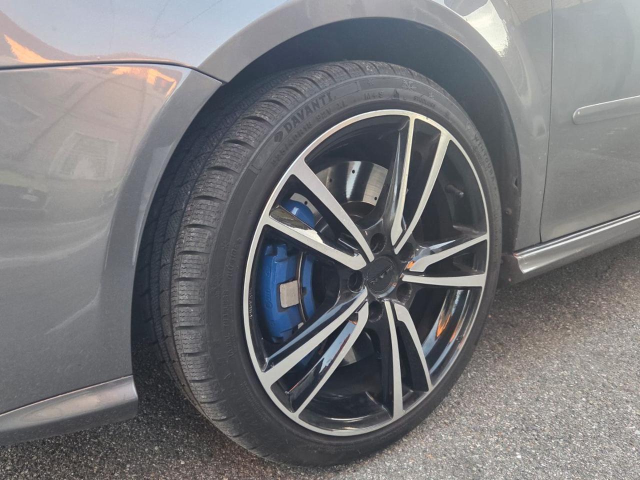 VOLKSWAGEN Golf 3.2 VR6 4mot. 5p. R32