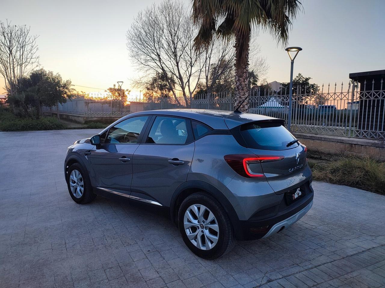 Renault Captur 1.5 DCI 95CV BLUE 6 MARCE NAVIGATORE CERCHI LEGA