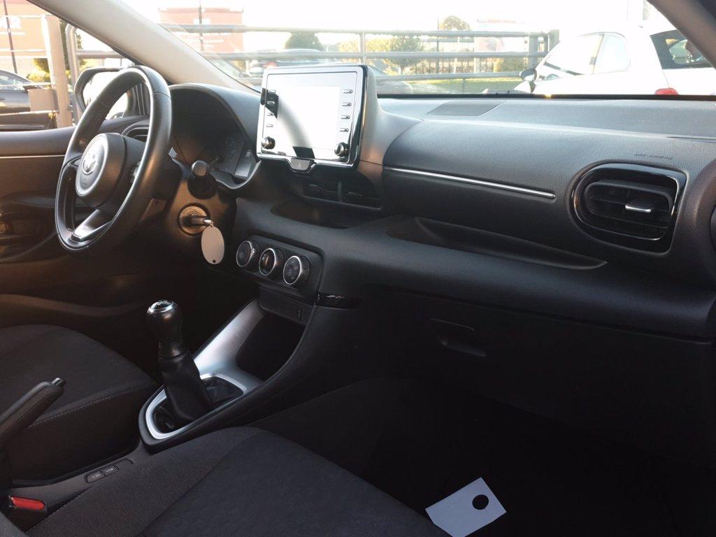 TOYOTA Yaris 1.0 active del 2023